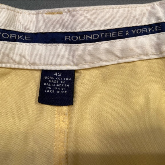 Roundtree & Yorke Men’s Cotton Yellow Shorts, size 42 - Picture 3 of 5